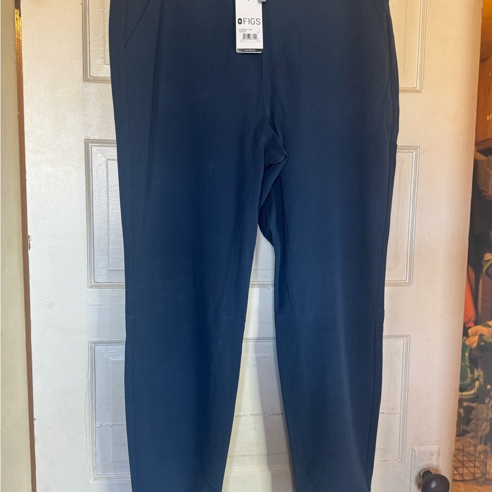- FIGS Tansen Slim Jogger Scrub Pants NWT Large